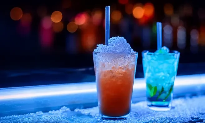 Decorative image: Two slush drinks on ice
